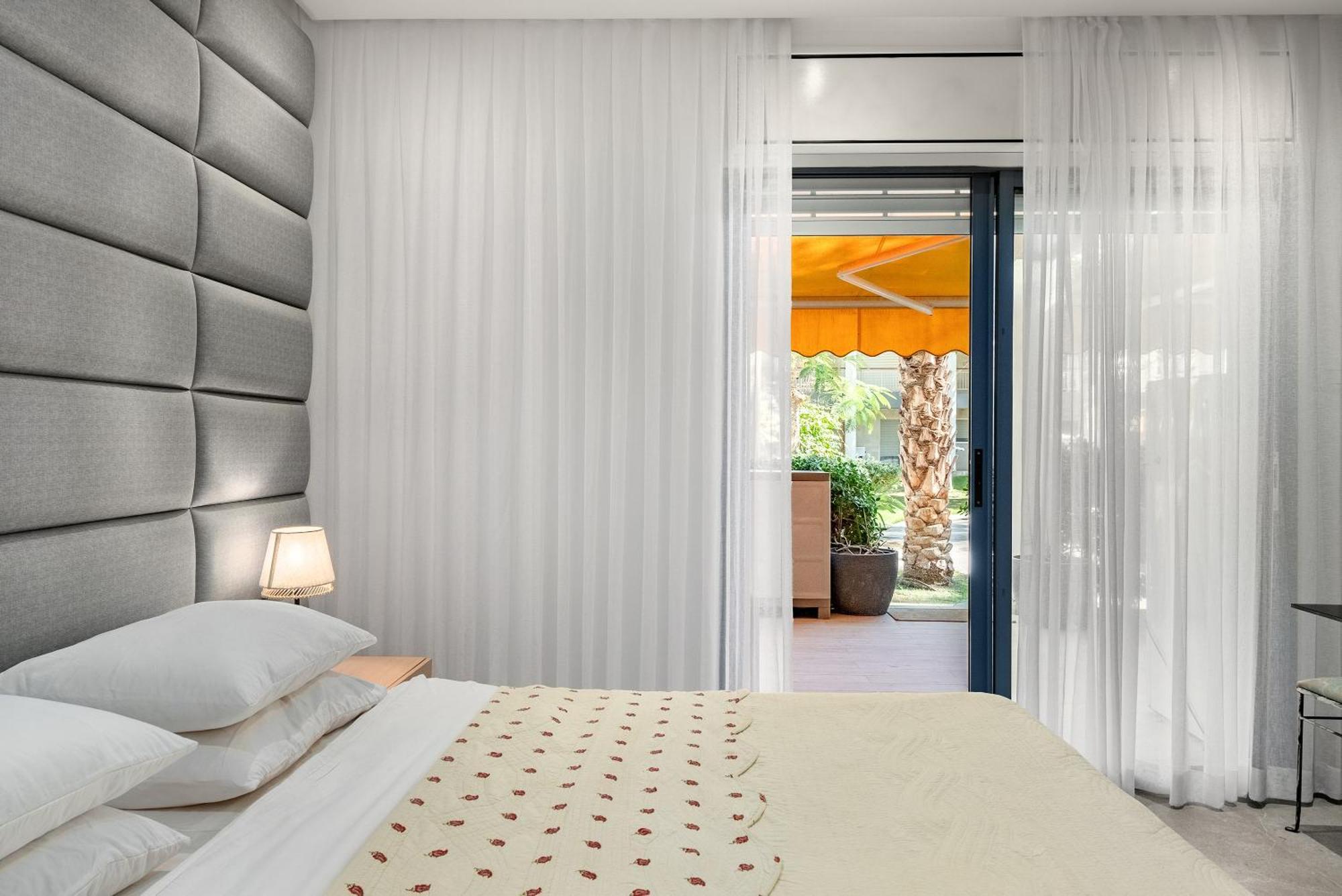 Royal Park Apartments Resort By Sea N Rent Eilat Exteriör bild
