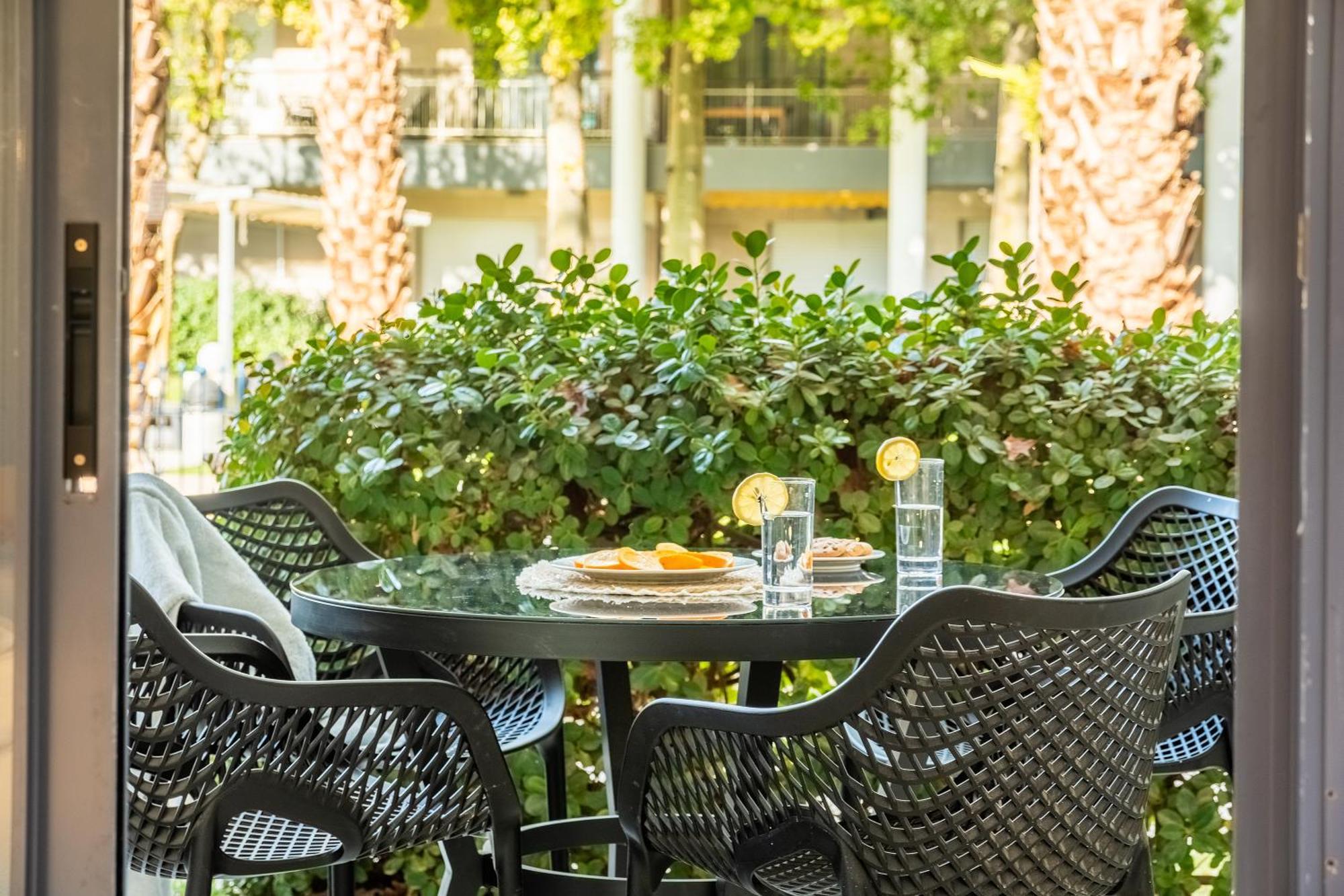Royal Park Apartments Resort By Sea N Rent Eilat Exteriör bild